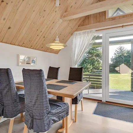 Feriehus Hyggeligt På Stor Naturgrund Sj916